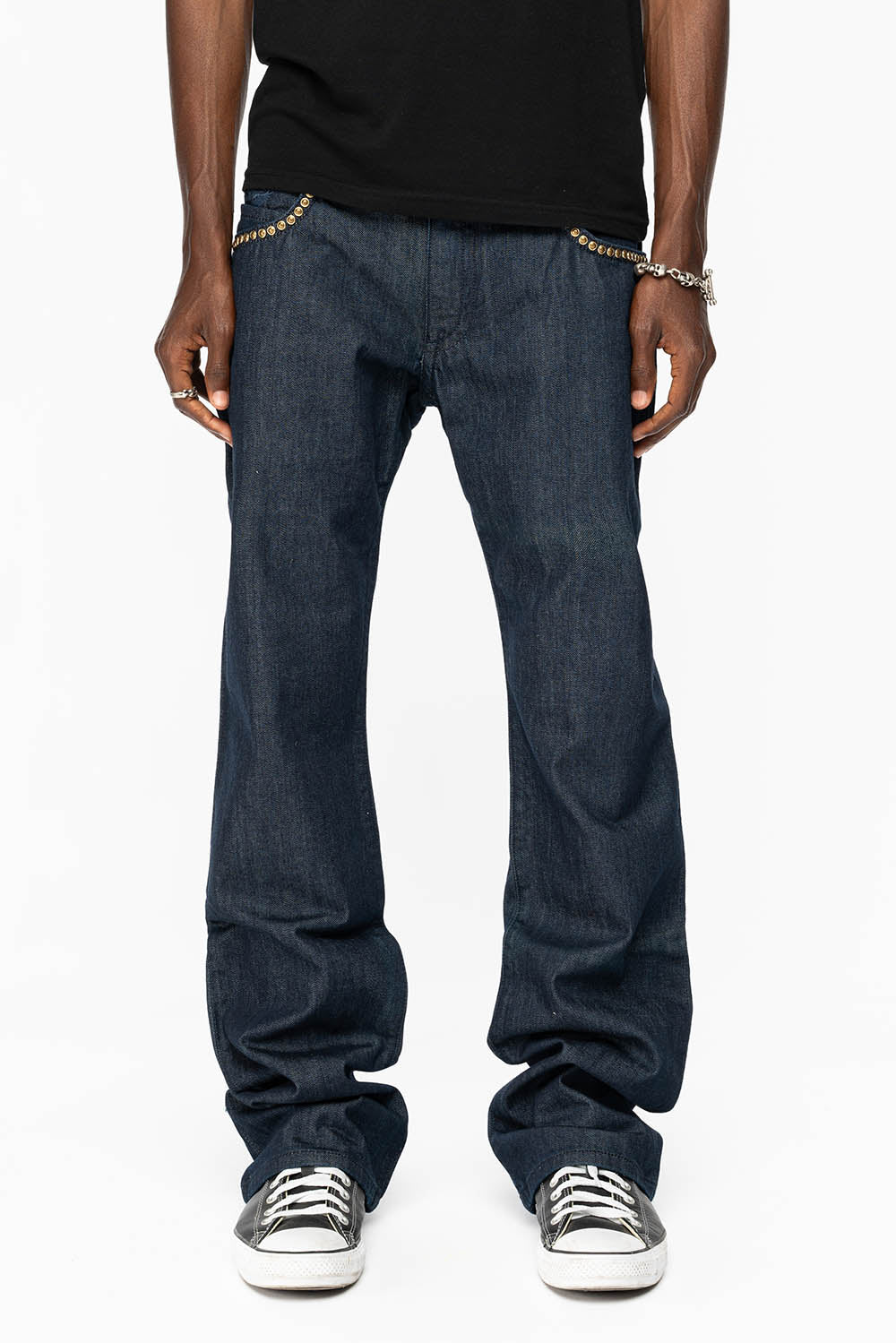 WESTERN BOOT CUT JEAN WITH ULTRA SUEDE INSERT POCKET EMBELLISHED WITH CRYSTALS AND NAILHEAD STUDS IN RINSE WASH