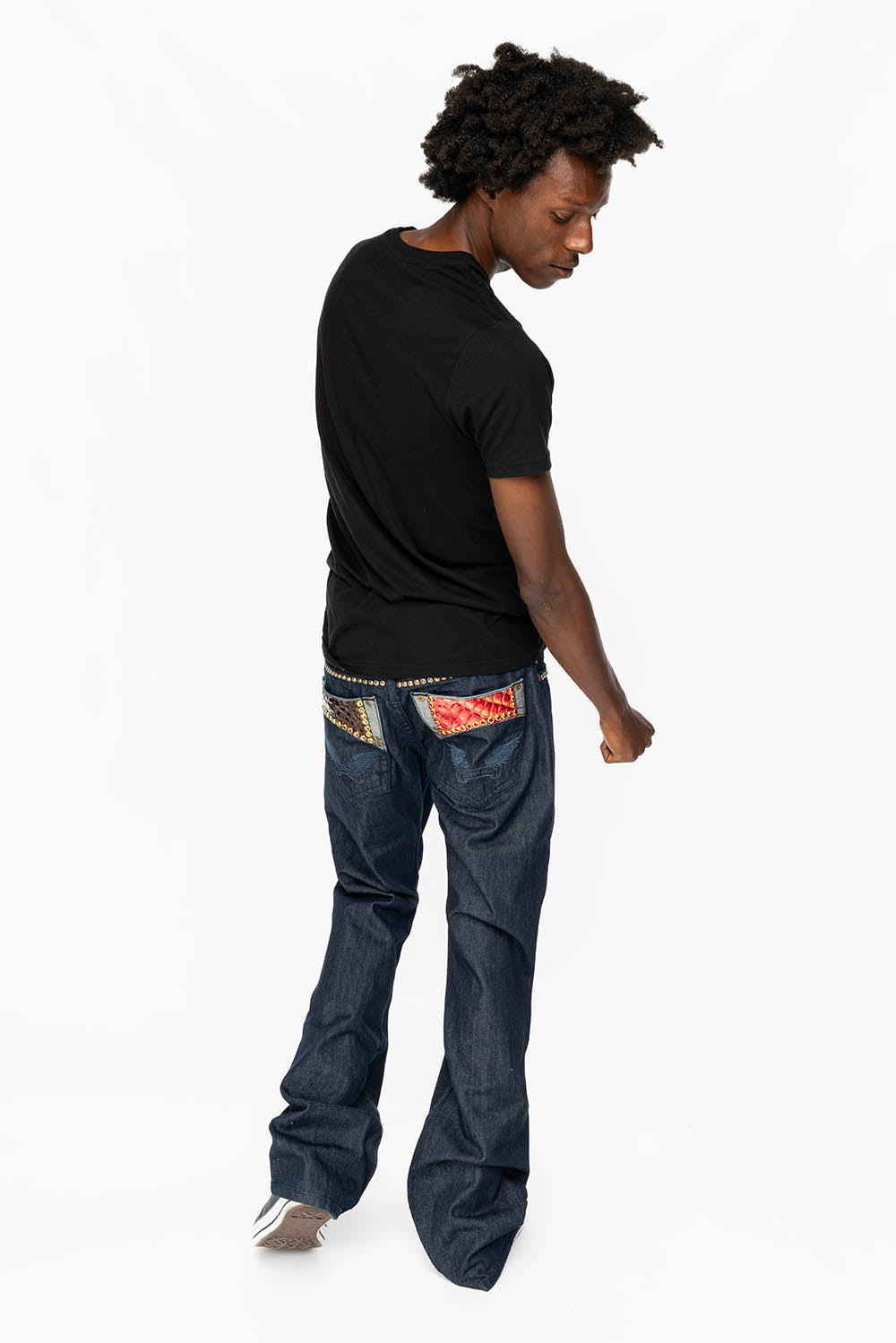 WESTERN BOOT CUT JEAN WITH VEGAN PATENT LEATHER POCKET EMBELLISHED WITH CRYSTALS AND NAILHEAD STUDS IN RINSE WASH