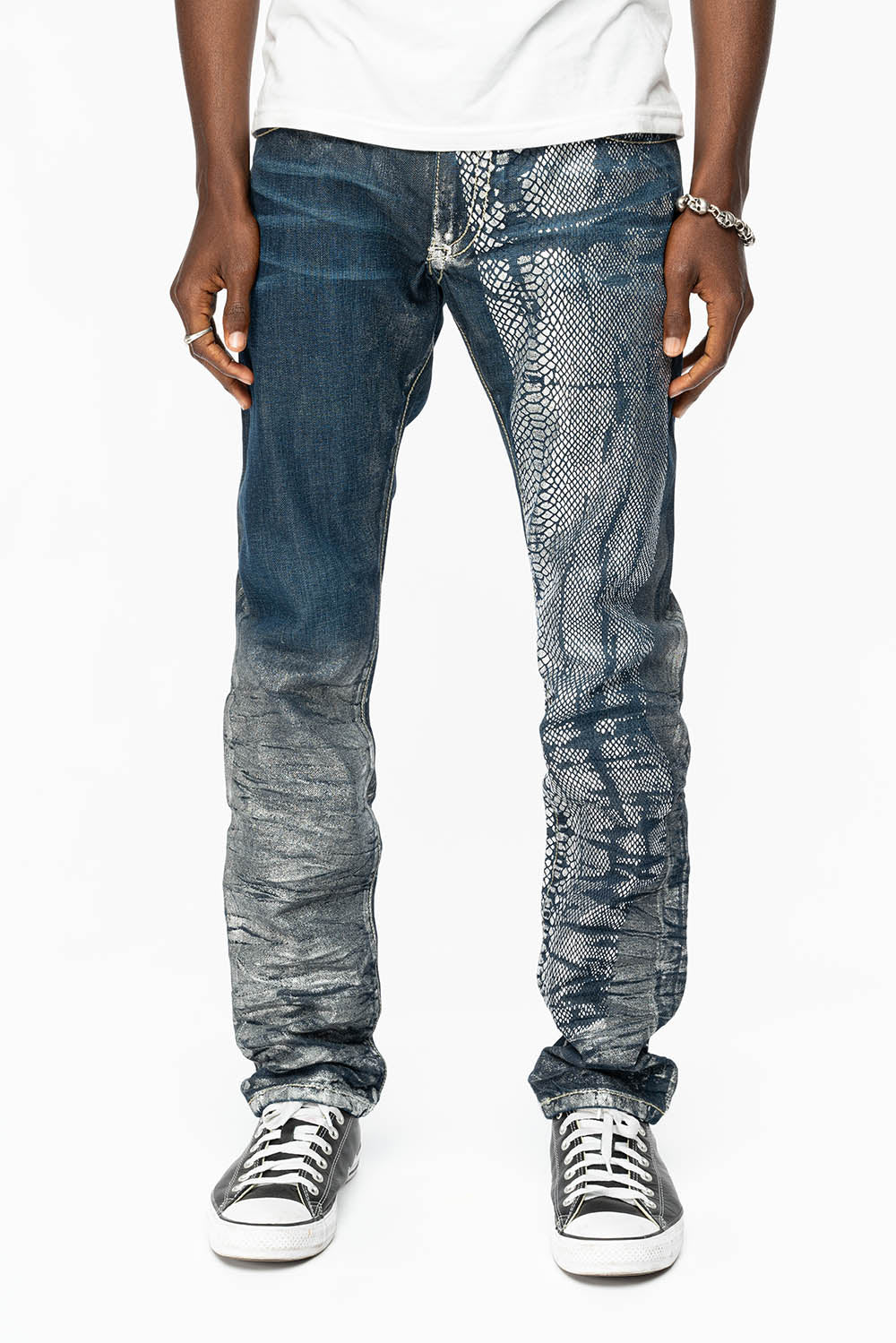 CLASSIC 5 POCKET STRAIGHT LEG JEANS IN DESIGNER SNAKE SILVER WASH