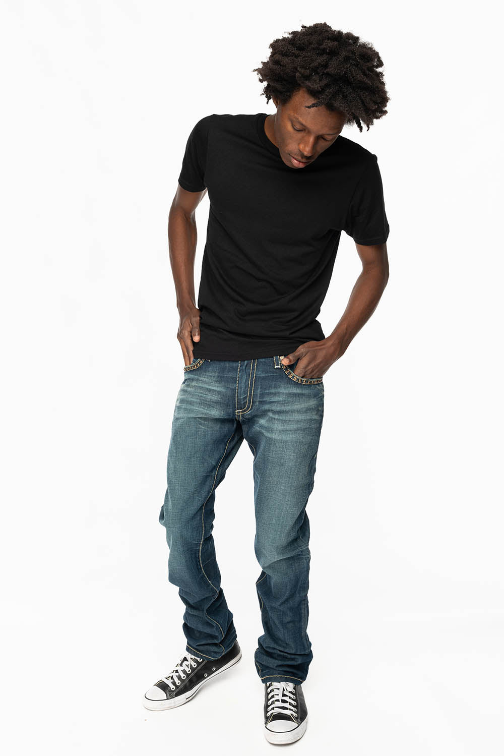 MENS CLASSIC 5 POCKET STRAIGHT LEG JEANS IN BLUE DARK WASH WITH STUDS