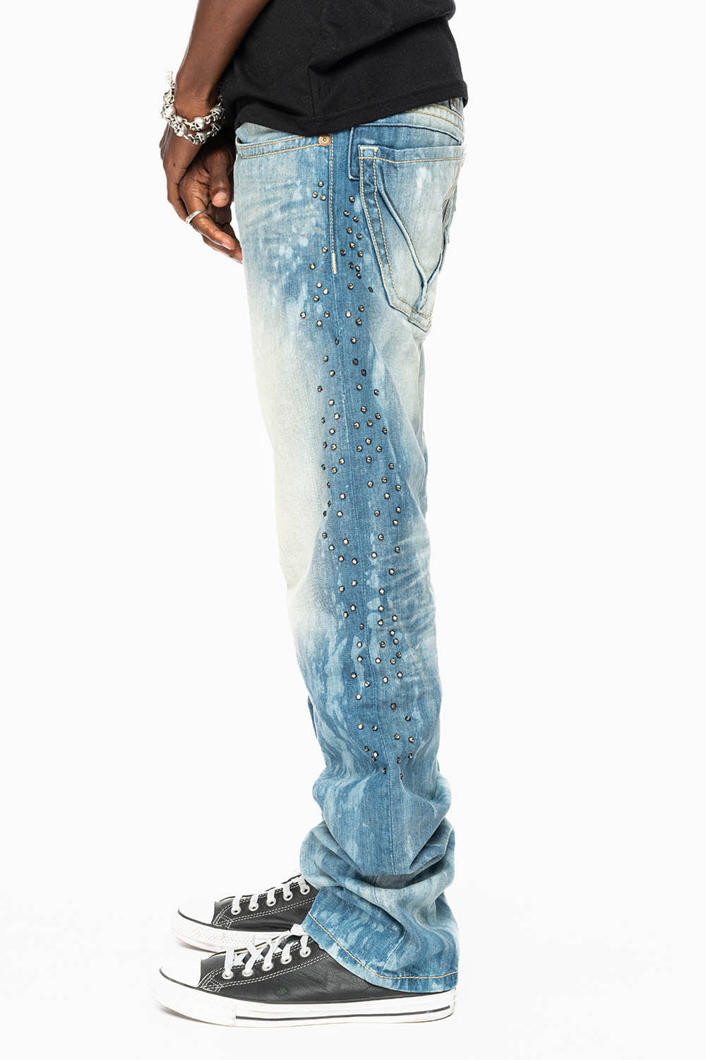 STRAIGHT CUT JEANS IN AQUARAMA WASH EMBELLISHED WITH CRYSTALS AND PATCHES