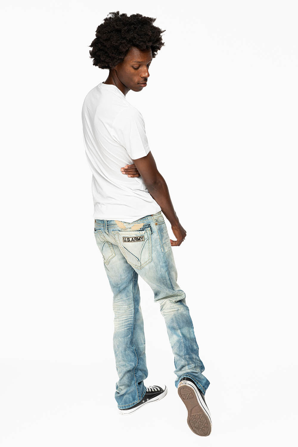 STRAIGHT CUT JEANS LIMITED EDITION IN AQUARAMA WASH EMBELLISHED WITH CRYSTALS AND ROBINS WING EMBROIDERY