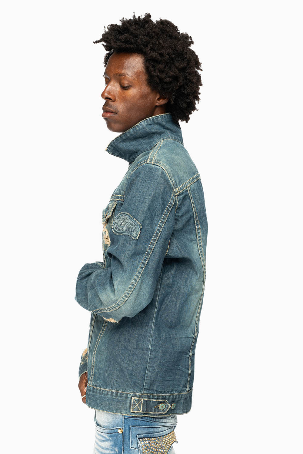 ROBINS MOTORCYCLE CLUB DENIM JACKET IN MEDIUM BLUE BROKEN WASH WITH PATCHES