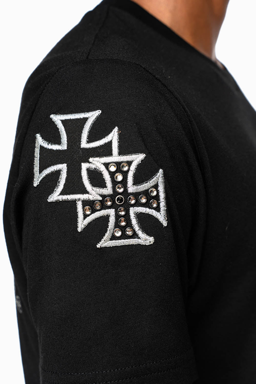 ROBIN’S LOGO WINGS TEE IN BLACK  EMBELLISHED WITH CROSS PATCHES AND CRYSTALS