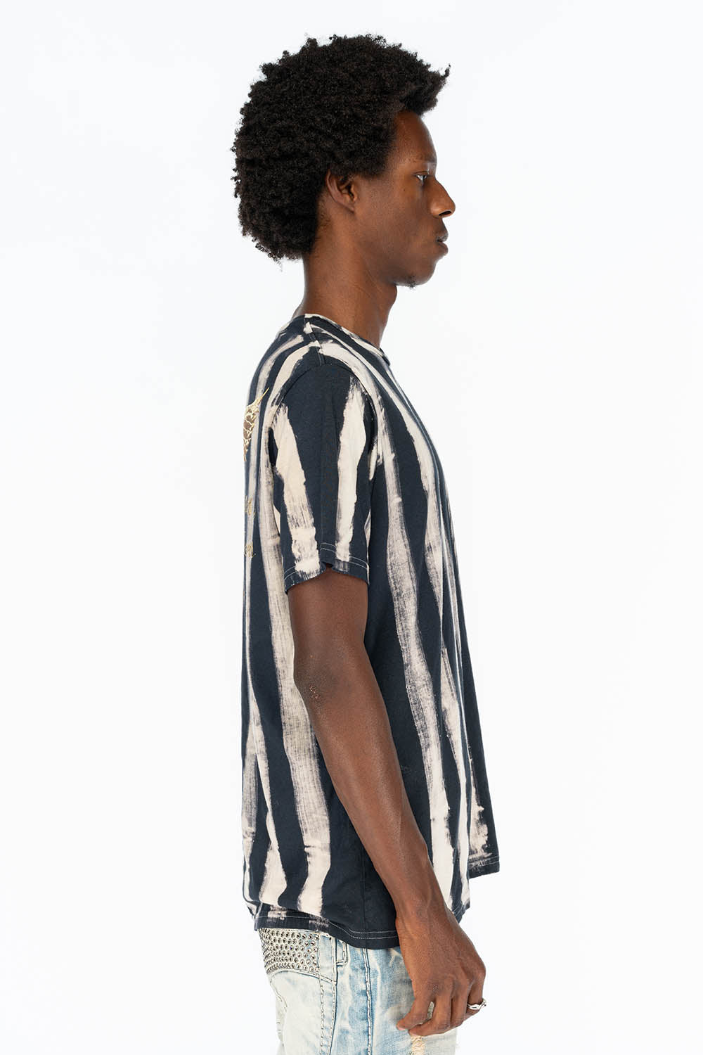 PRISONER BLACK/WHITE T-SHIRT  WITH GOLD WING