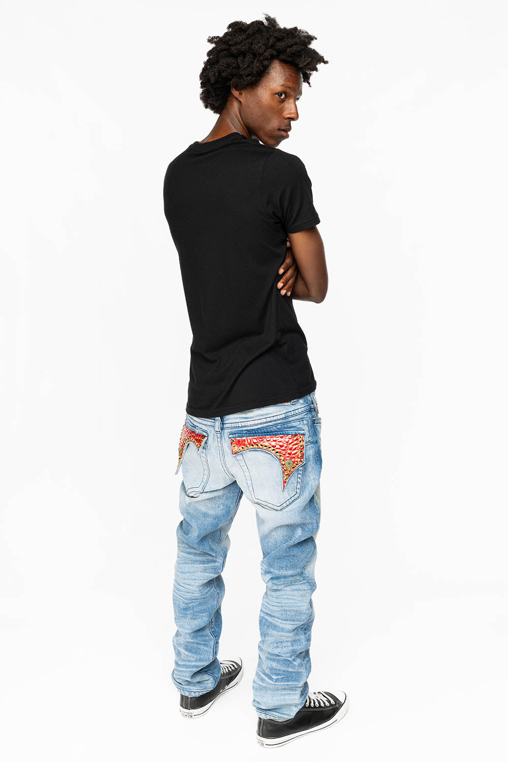 KILLER FLAP STRAIGHT LEG JEAN WITH PATENT LEATHER POCKET AND CRYSTALS IN BLUE 5D-LIGHT WASH