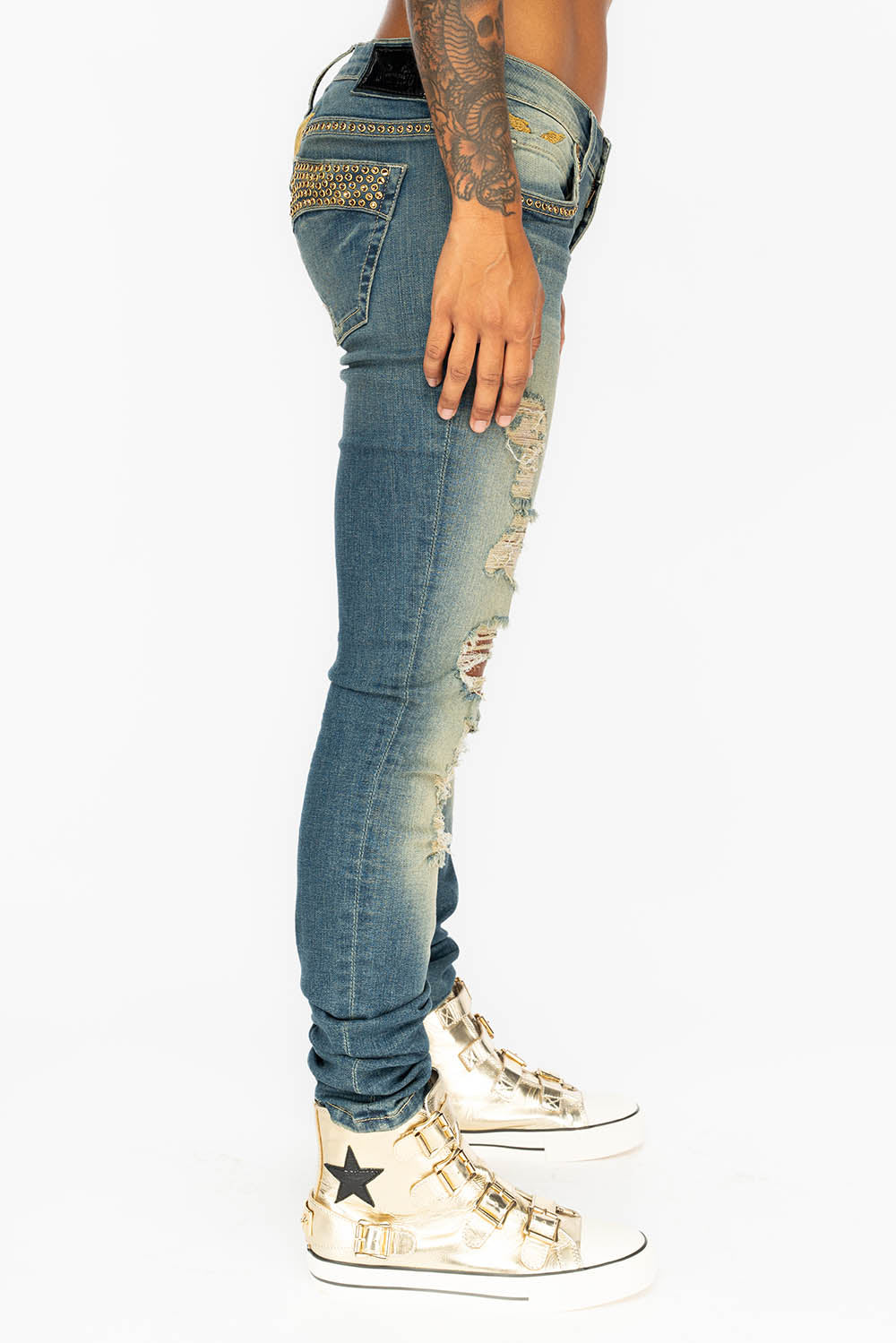 MARILYN WOMENS DISTRESSED STUDDED SKINNY  BLUE JEANS WITH  GOLD EMBELLISHMENT