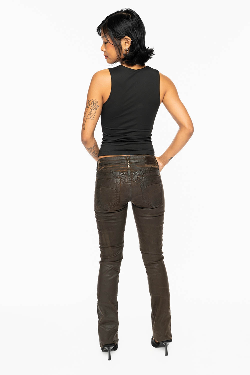 MARILYN LOW RISE WOMENS STRAIGHT LEG JEANS IN WAX CUIR BROWN