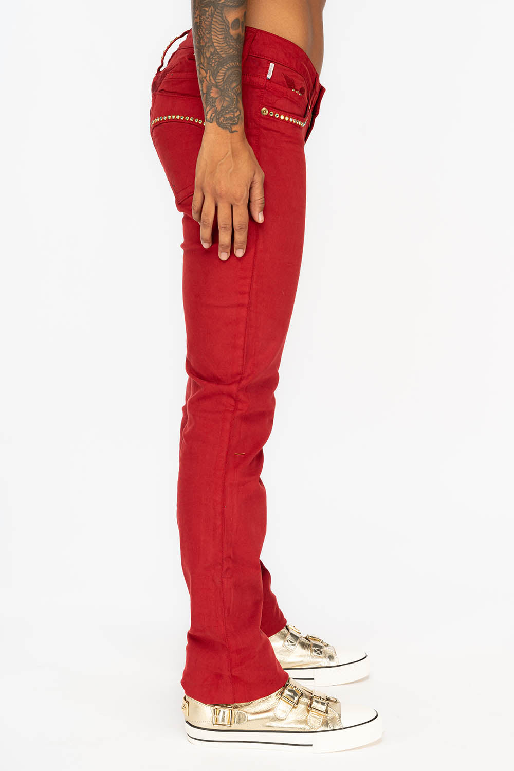 LOW RISE WOMENS JEANS IN BURGUNDY WITH CLEAR CRYSTAL