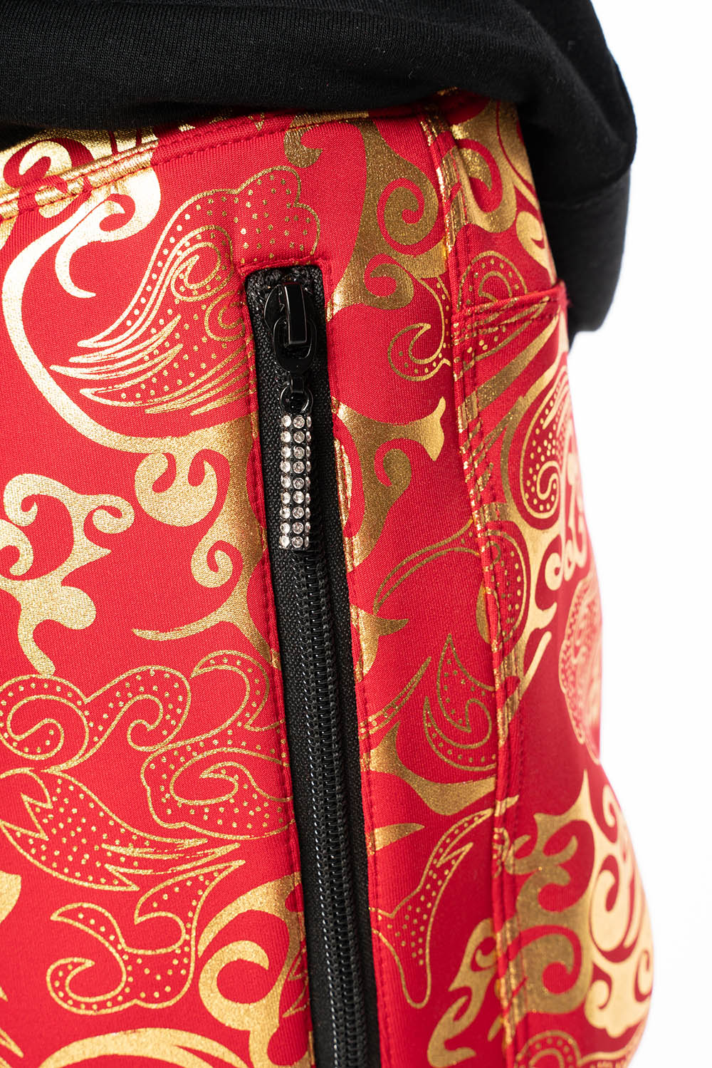 CLOUD JOGGER IN RED AND GOLD