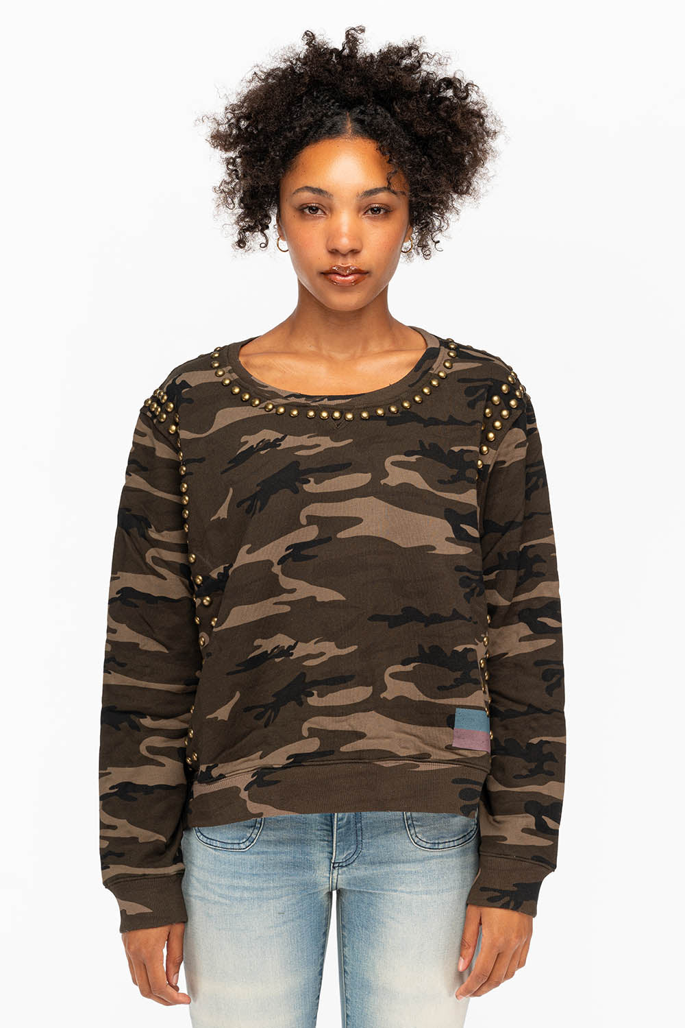 WOMENS STUDDED PULLOVER SWEATSHIRT IN CAMO GREEN