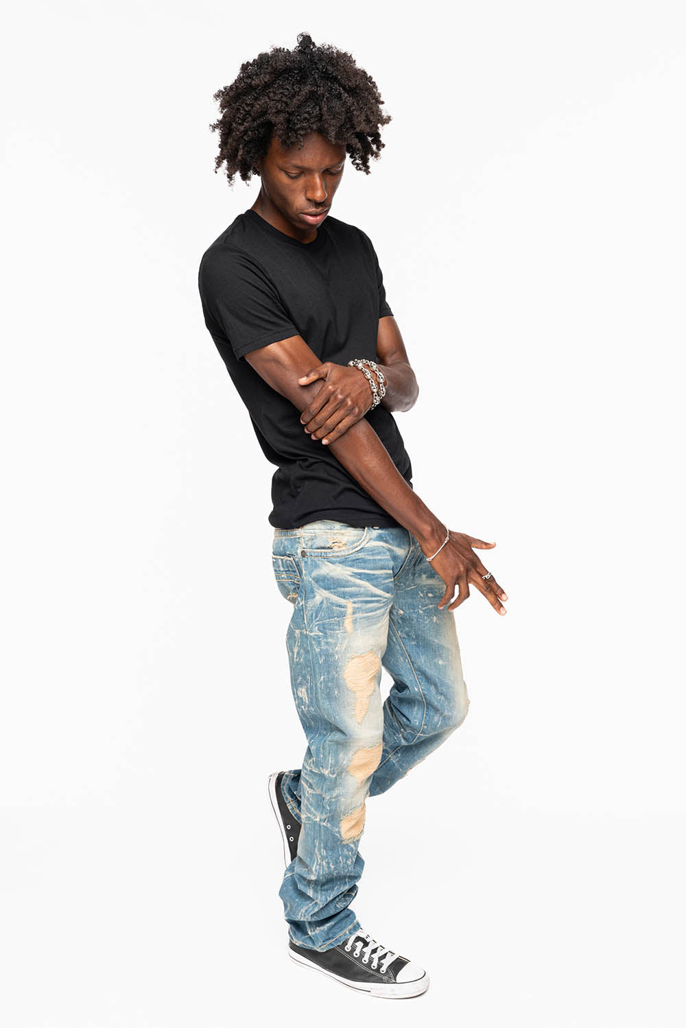 CLASSIC 5 POCKET SLIM LEG JEANS IN 4D LIGHT BROKEN REPAIRED WASH