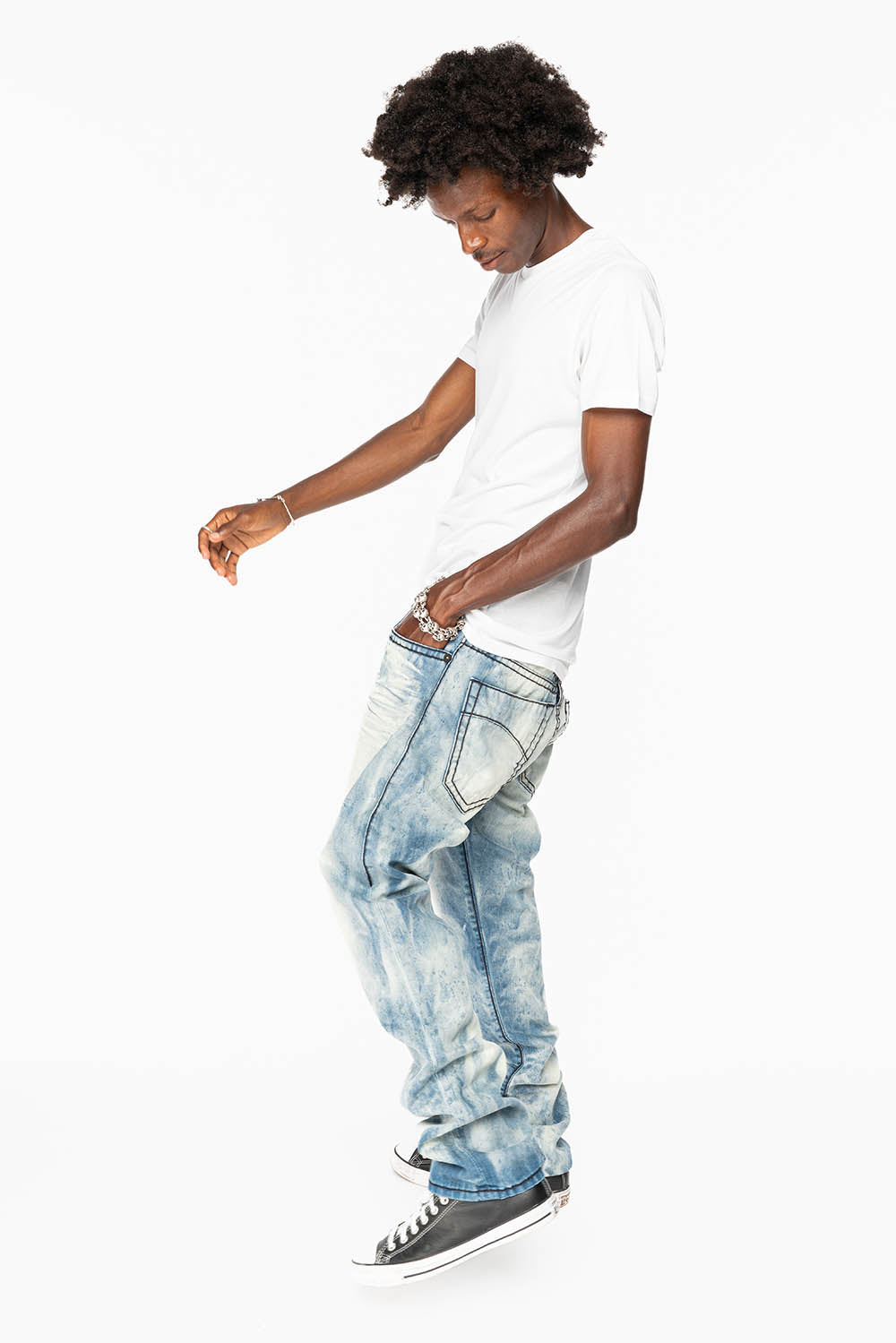 MENS SLIM FIT JEANS IN CHEROKEE DARK WASH WITH HEAVY STITCHING AND BLK EMBROIDERED WINGS