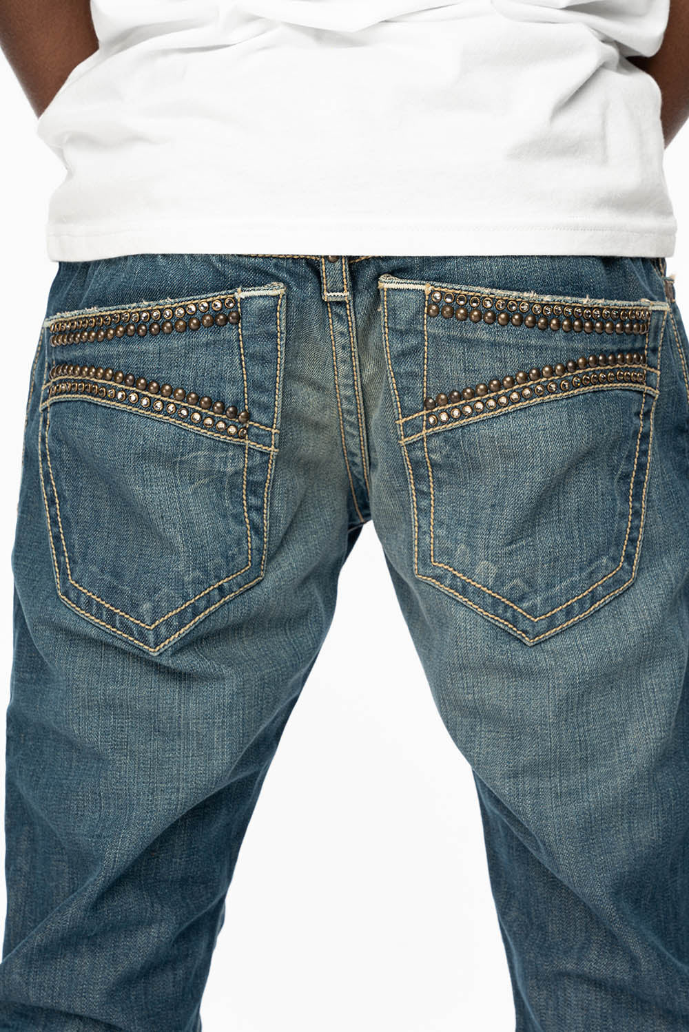 MENS CLASSIC 5 POCKET STRAIGHT LEG JEANS IN 3D MEDIUM WASH WITH STUDS AND CRYSTALS