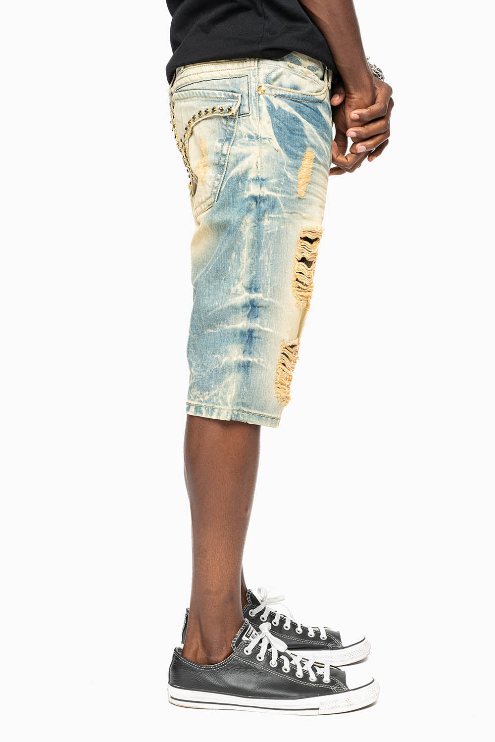 MENS SHORT WITH FLAP POCKETS IN 5D NEDIUM BROKEN WASH WITH  LARGE CRYSTALS