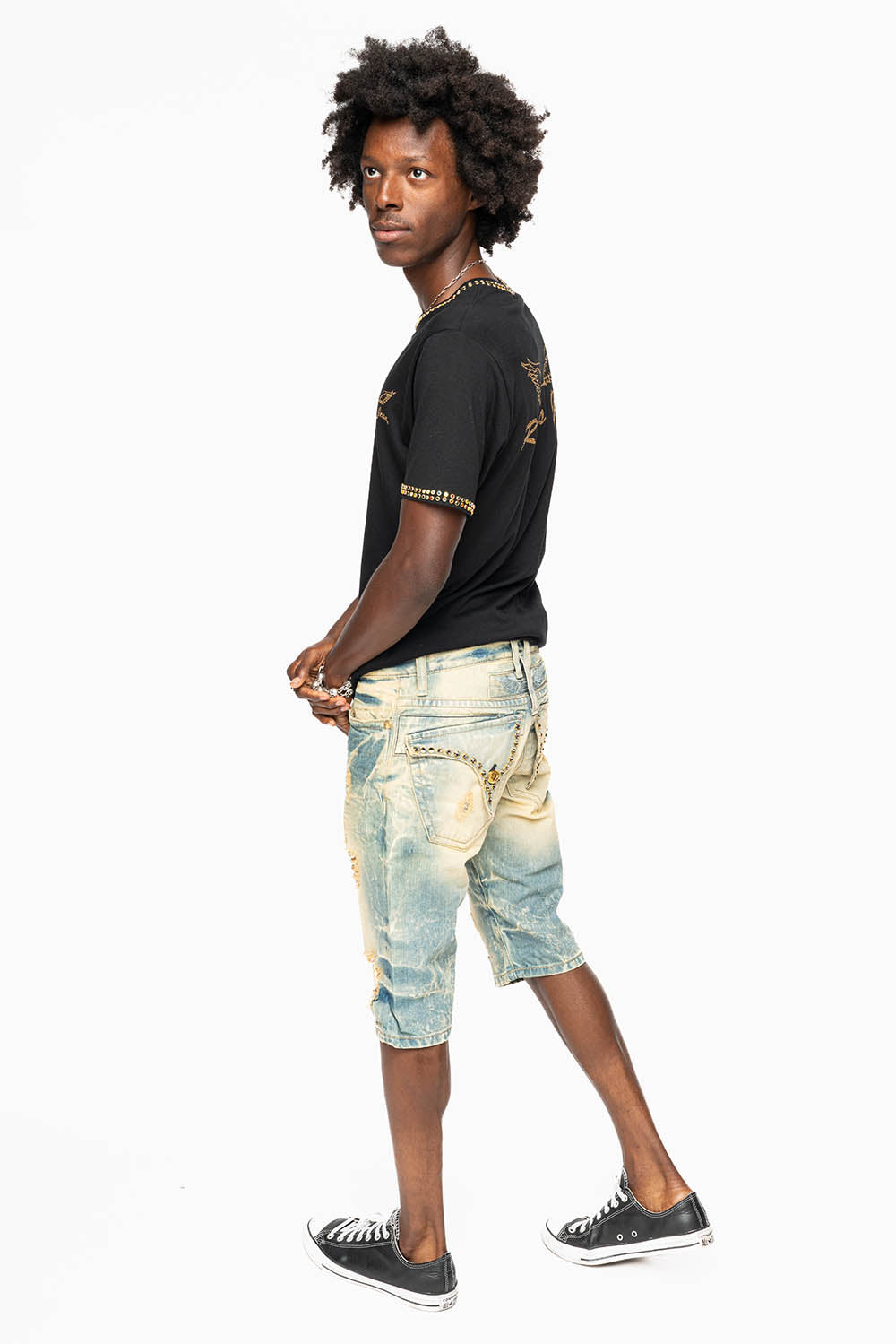 MENS SHORT WITH FLAP POCKETS IN 5D NEDIUM BROKEN WASH WITH  LARGE CRYSTALS