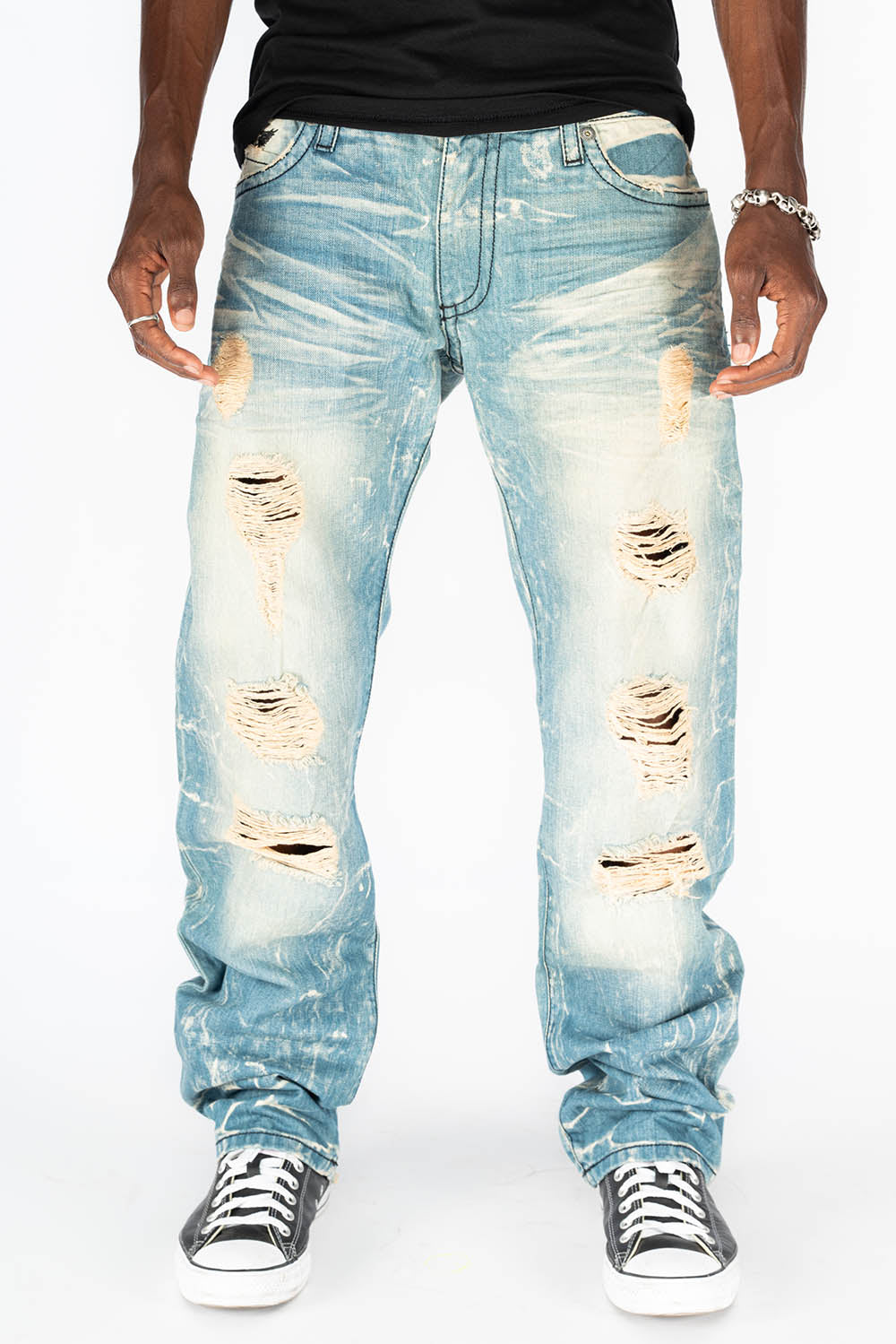 VINTAGE RIPPED,DISTRESSED JEANS WITH BACK POCKET CRYSTALS IN BLUE 4D LIGHT BROKEN WASH