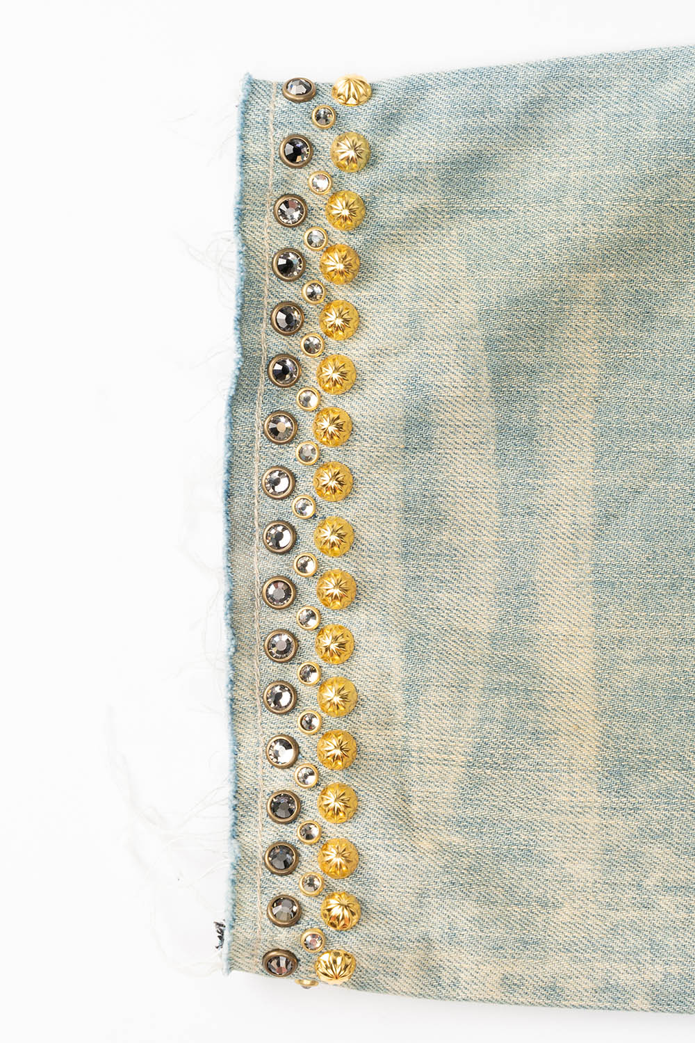 MENS SHORT WITH FLAP POCKETS IN VAGABOND REPAIRED WASH WITH CRYSTALS AND STUDS