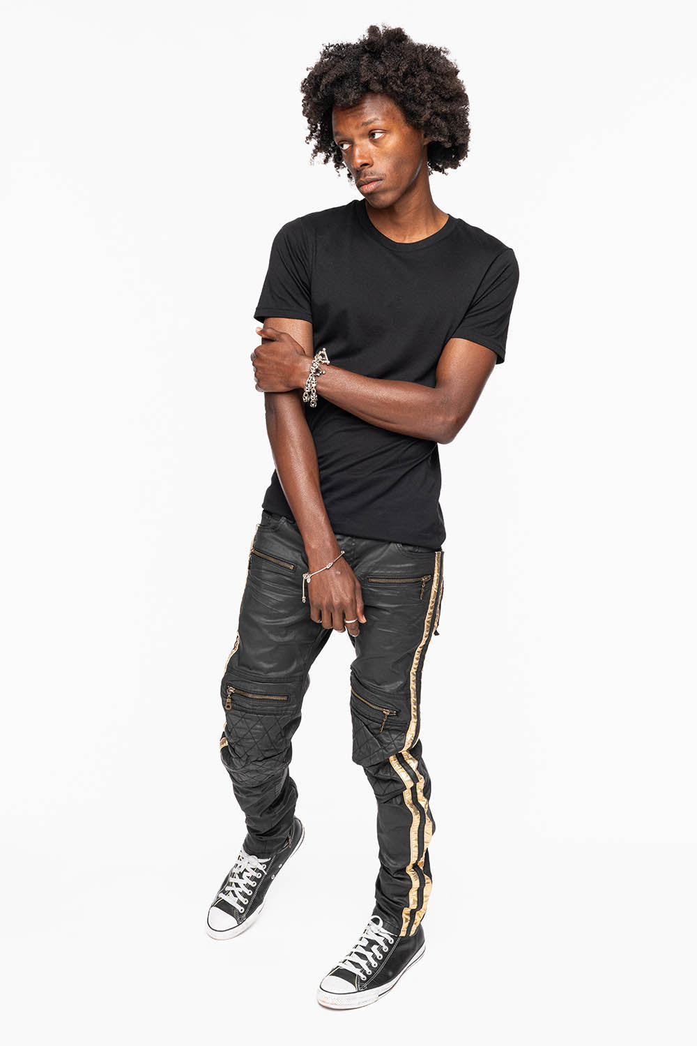 MENS BIKER JEANS IN BLK DY FABRIC WITH GOLD STRIPES