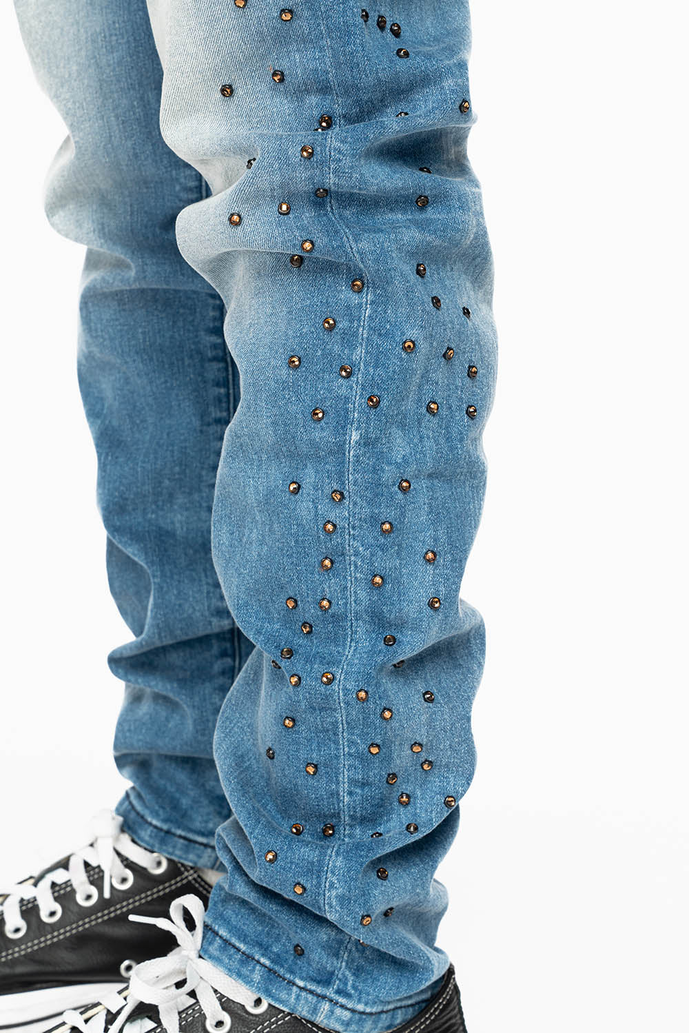 SKINNY JEAN IN BLUE 5D LIGHT WASH EMBELLISHED SIDE LEGS WITH