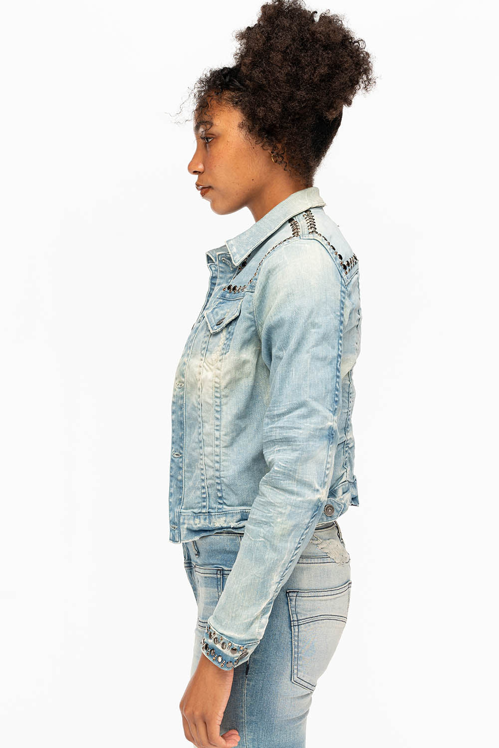 ROBIN'S JEAN DENIM JACKET IN 5D LIGHT BROKEN WASH WITH NICKEL STUDS AND CRYSTALS