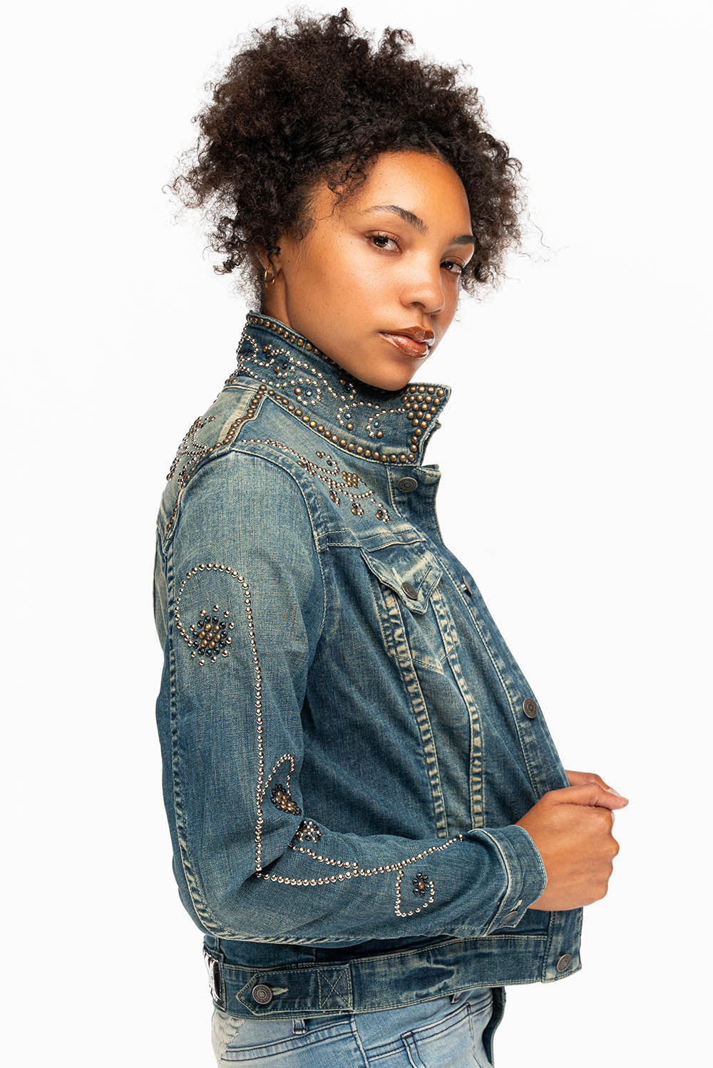 DENIM JACKET IN DIONE WASH FORGET ME NOT FLOWER CRYSTAL DESIGN