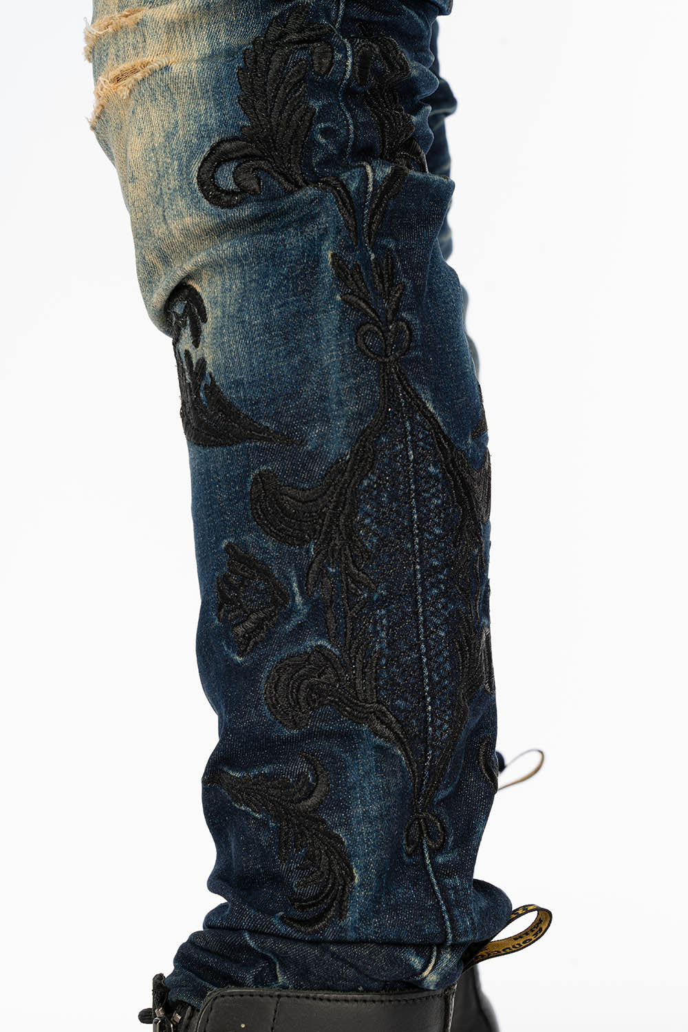 MID RISE WOMENS JEANS IN 5D DARK BROKEN  BLUE WASH WITH BLACK  EMBROIDERY