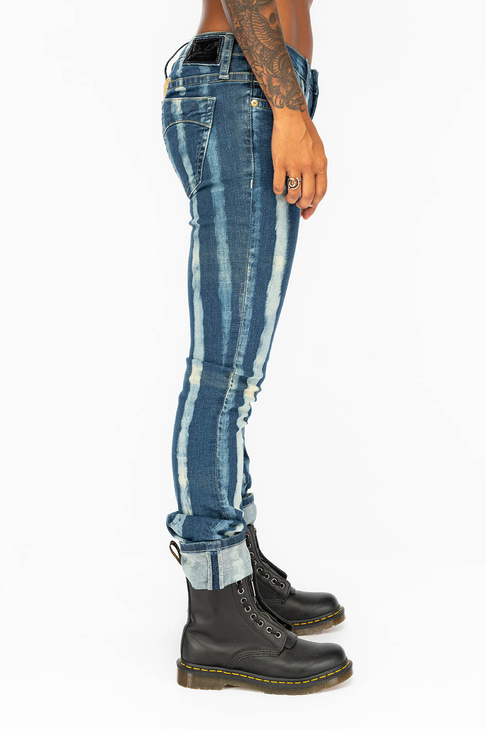 MARILYN LOW RISE WOMENS STRAIGHT LEG JEANS IN PRISONER WASH