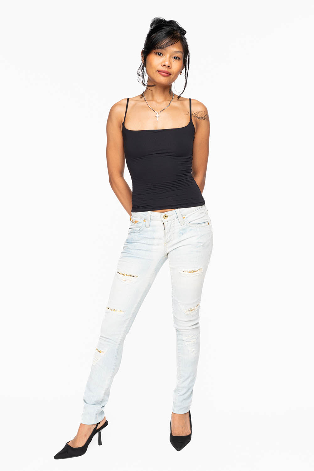 MARILYN WOMENS SKINNY NICOLE LIGHT BROKEN REPAIRED  WASH EMBELLISHED WITH STUDS & CRYSTALS