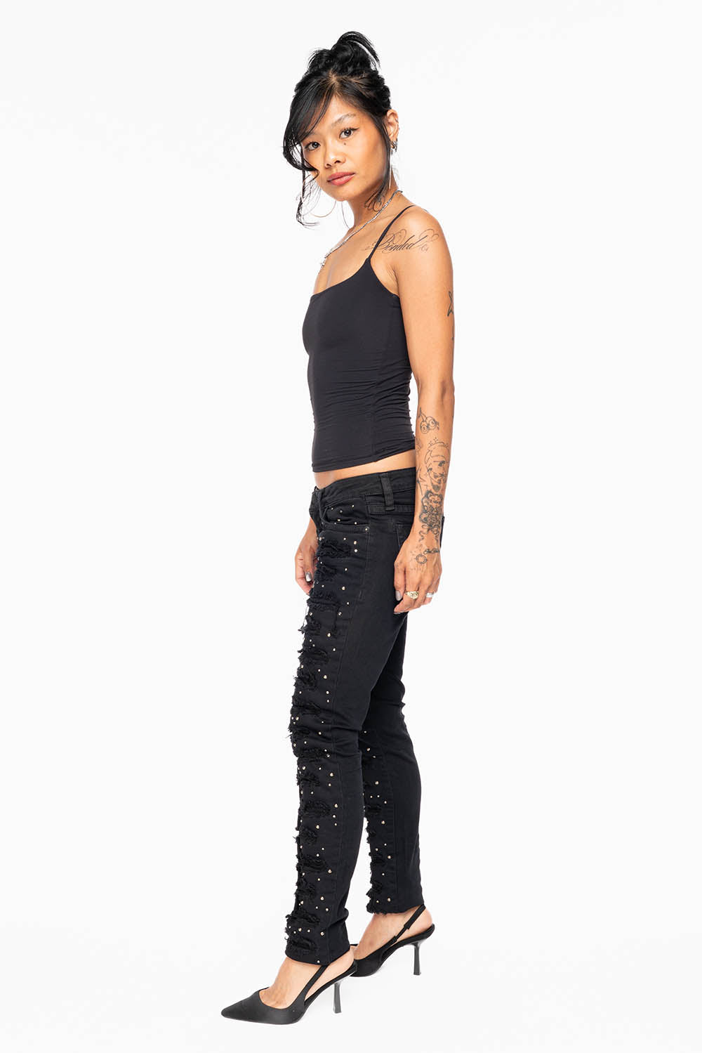 MARILYN WOMENS DISTRESSED & REPAIRED STUDDED SKINNY JEANS IN BLACK EMBELLISHED WITH STUDS & CRYSTALS