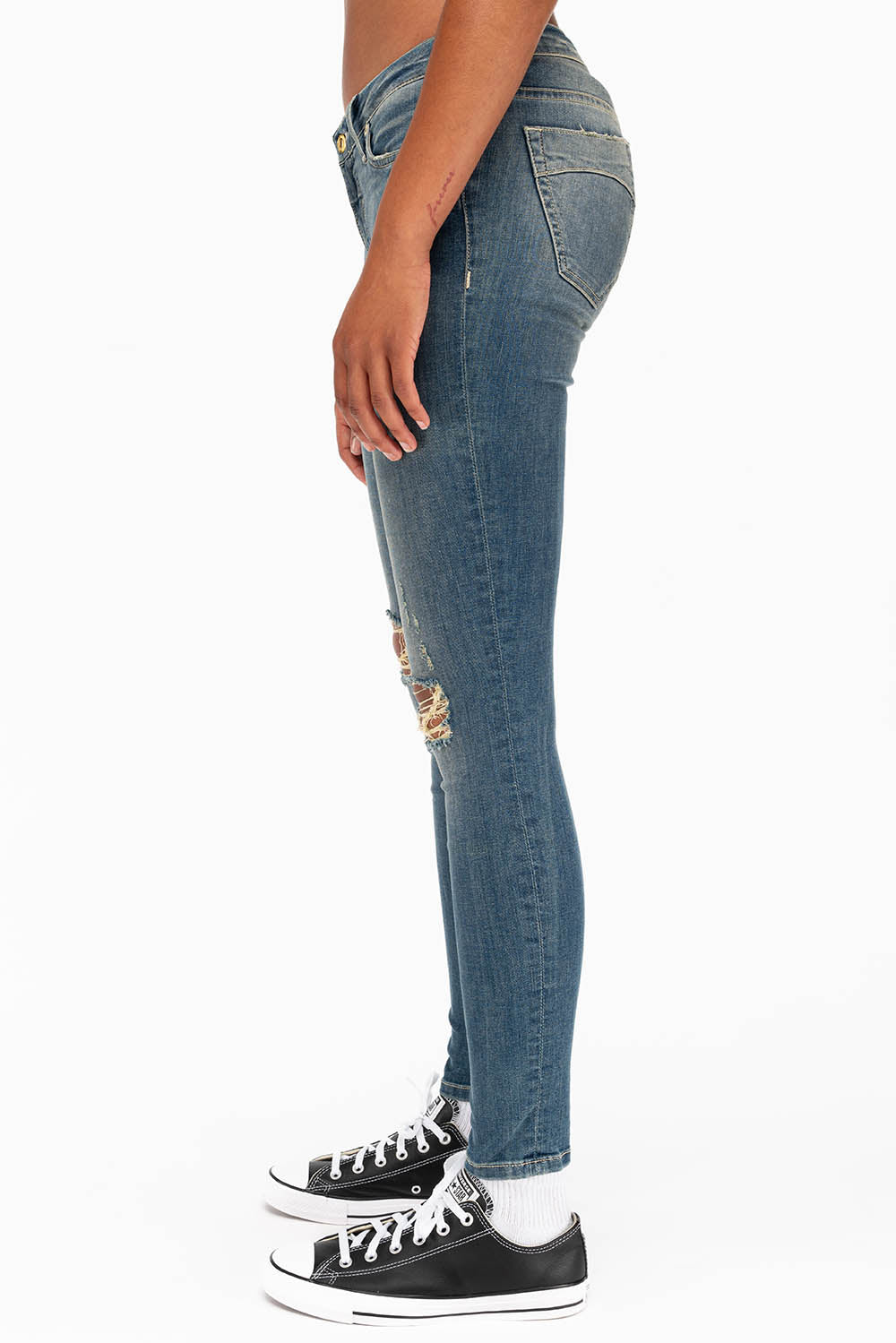 MIDRISE WOMENS SKINNY JEANS IN RIPPED BLUE WASH