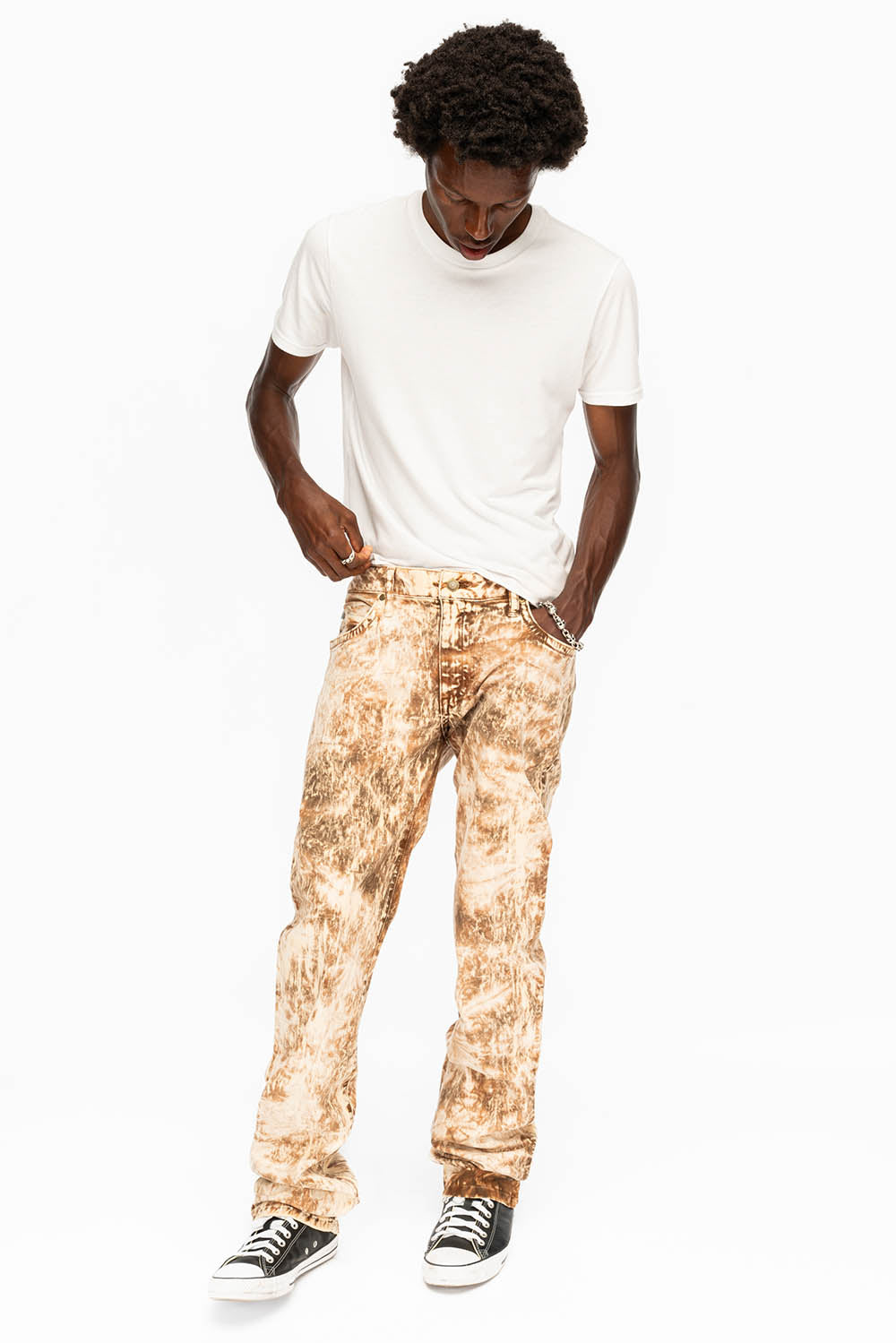 CLASSIC STRAIGHT LEG JEANS IN LIGHT BEIGE AND BROWN WASH