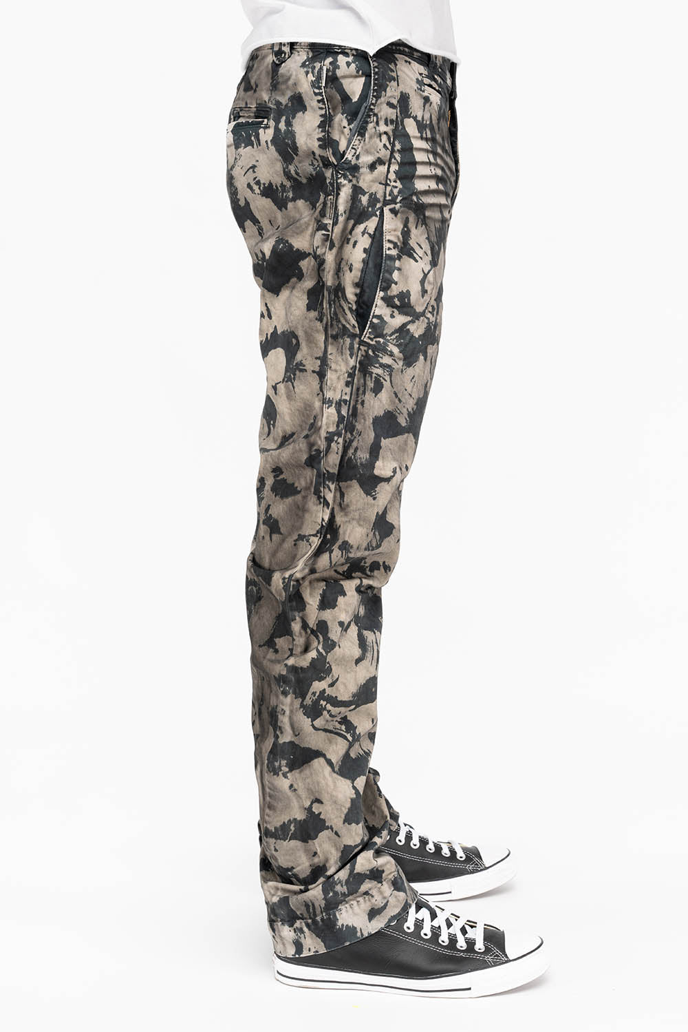 MENS CHINO PANTS IN CAMO NOVEMBER