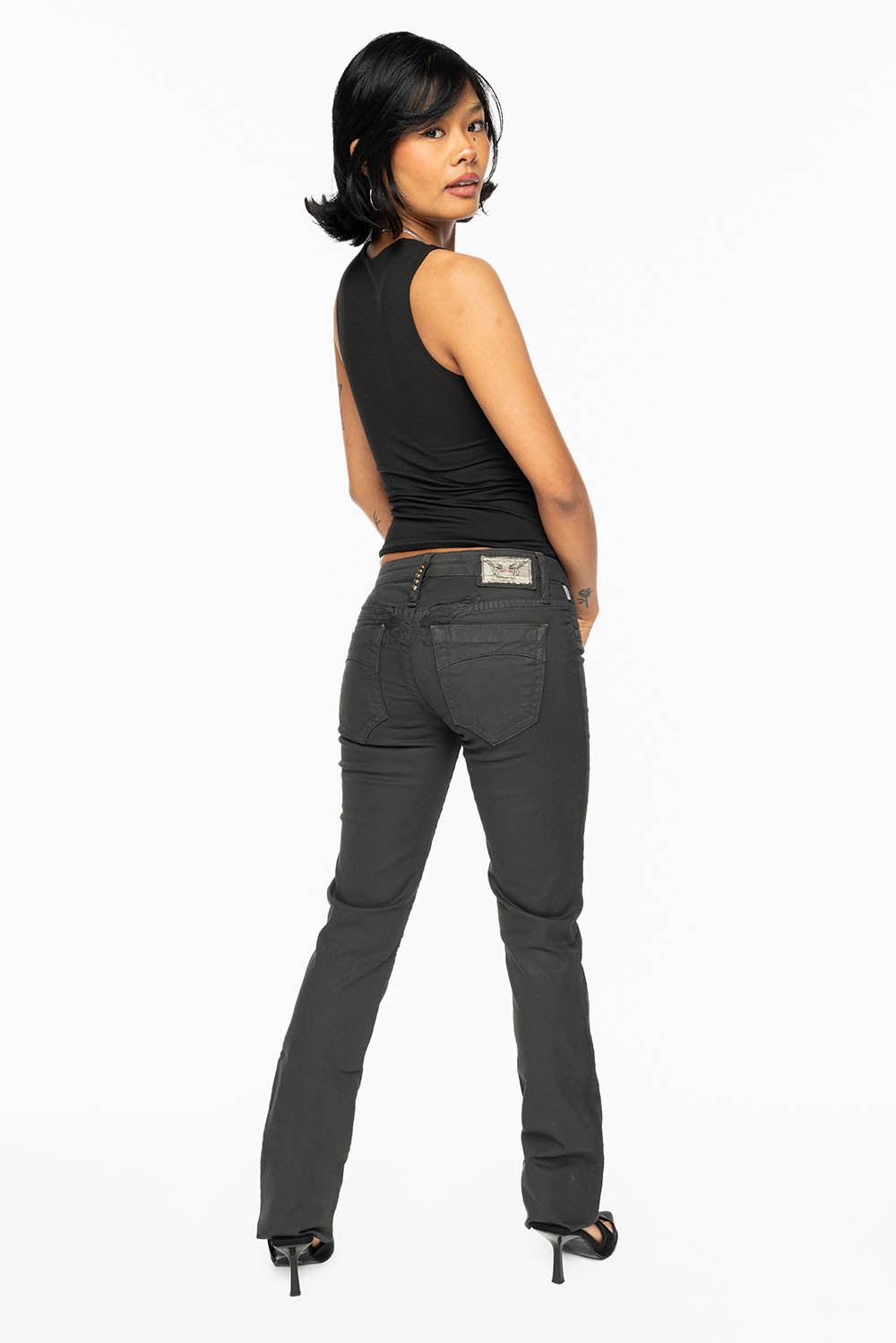 MARILYN LOW RISE WOMENS STRAIGHT LEG JEANS IN CHARCOAL COATING