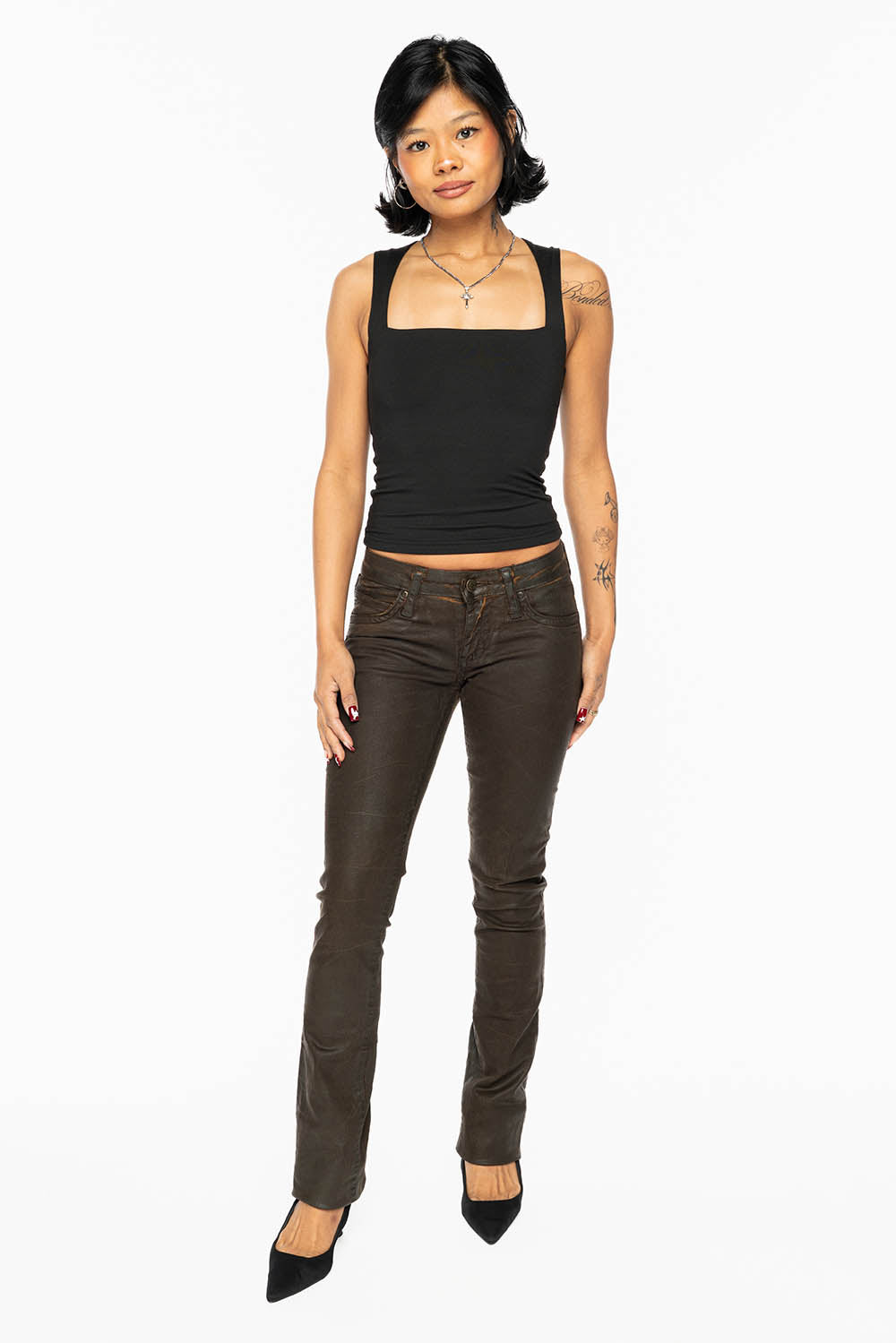 MARILYN LOW RISE WOMENS STRAIGHT LEG JEANS IN WAX CUIR BROWN