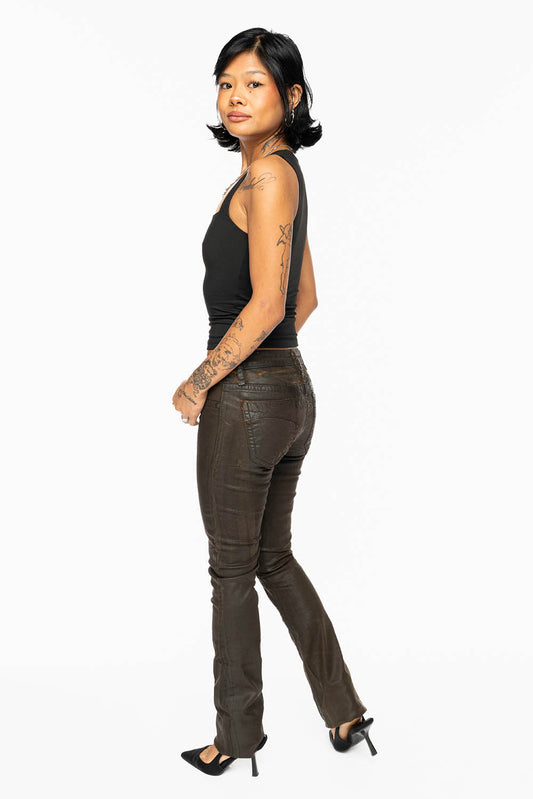 MARILYN LOW RISE WOMENS STRAIGHT LEG JEANS IN WAX CUIR BROWN