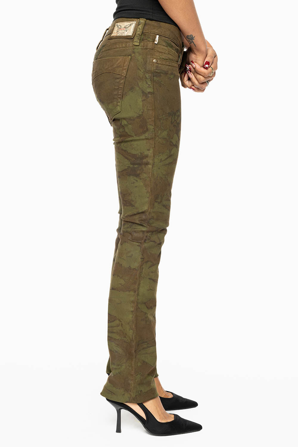 MARILYN LOW RISE WOMENS STRAIGHT LEG JEANS IN MUD GREEN  CAMO COATING