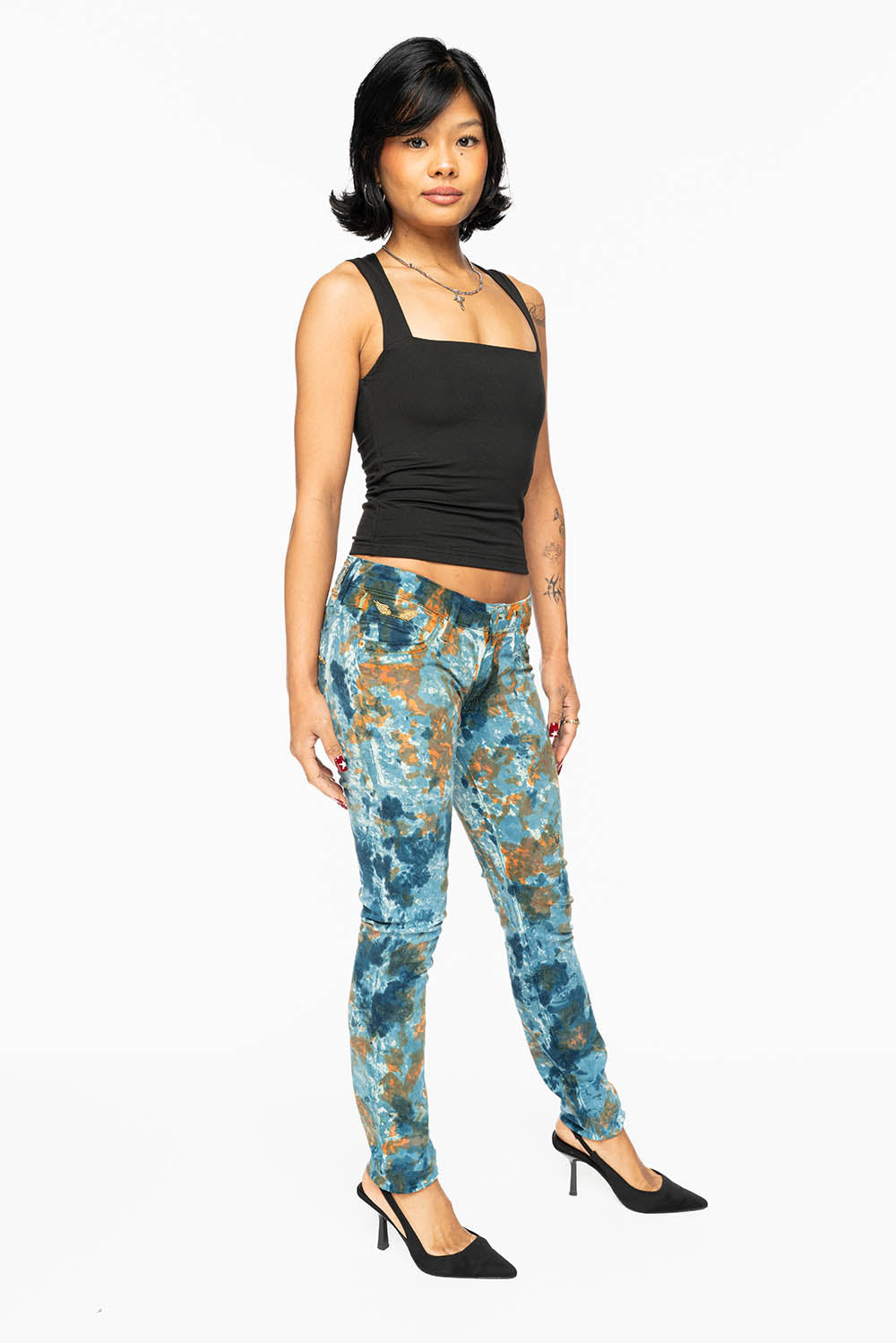 MARILYN LOW RISE WOMENS SKINNY JEANS IN  PAINT BLUE WASH WITH AURUM CRYSTALS