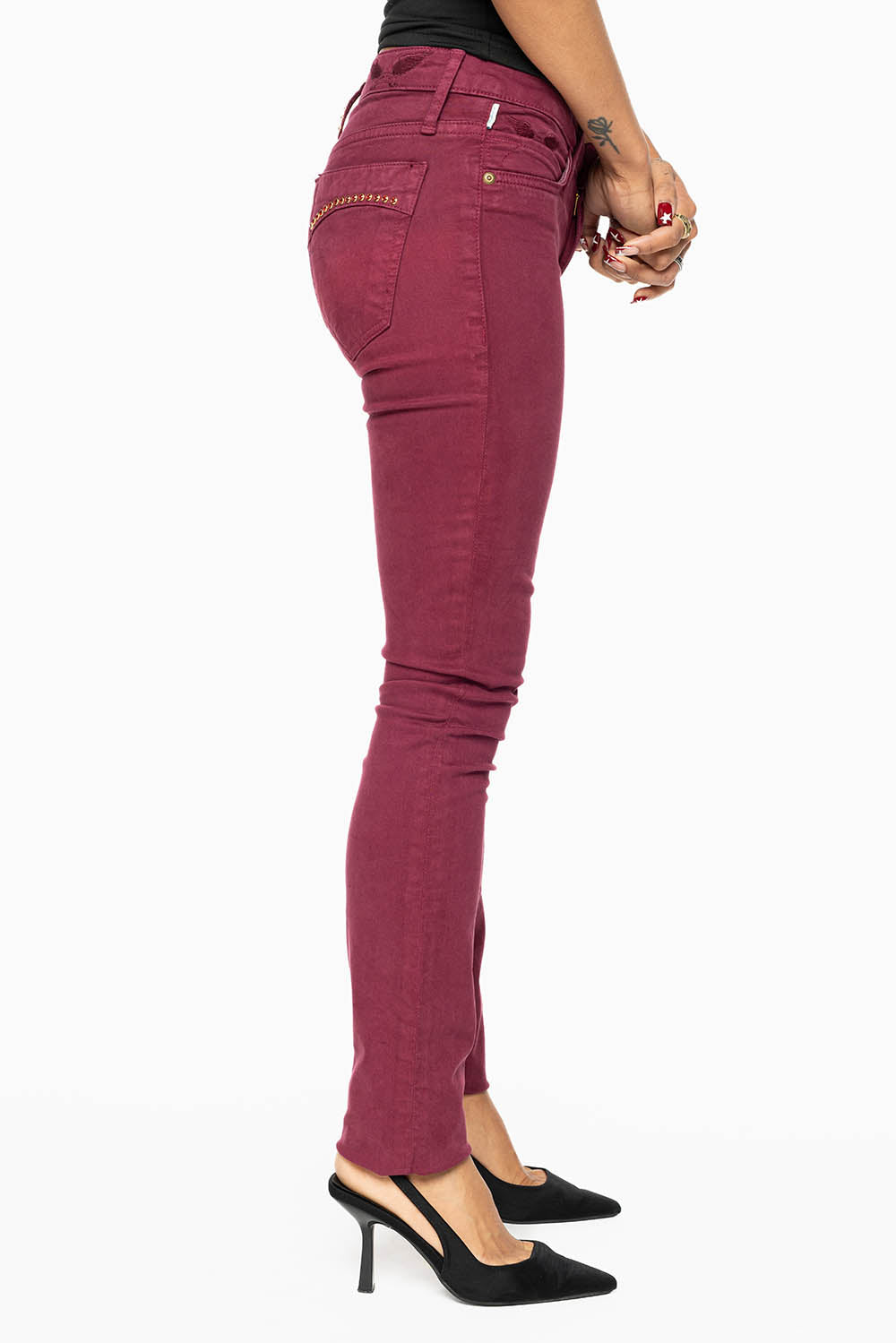 JANE MID RISE WOMENS SKINNY JEANS IN SANGRIA WASH WITH RED CRYSTALS