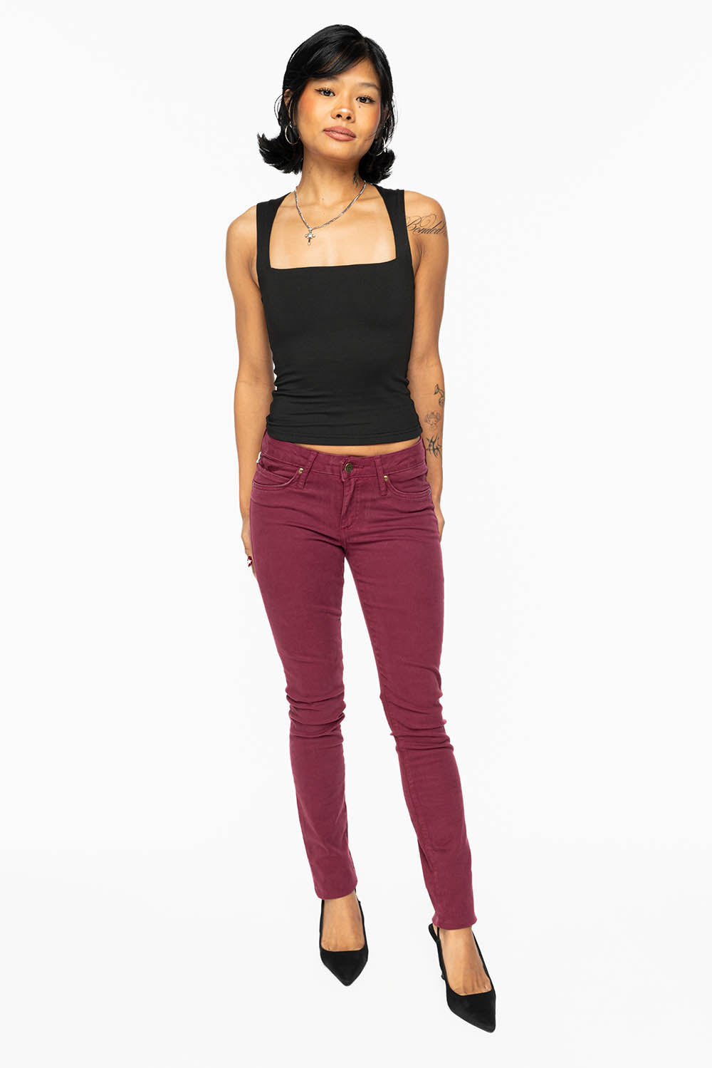 JANE MID RISE WOMENS SKINNY JEANS IN SANGRIA WASH WITH RED CRYSTALS