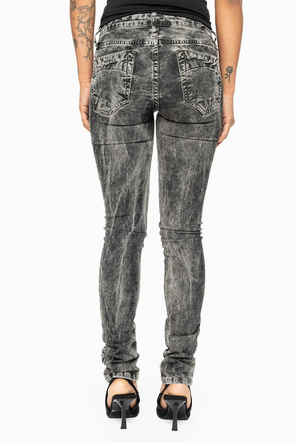 JANE MID RISE WOMENS SKINNY JEANS IN GARY LIGHT GREY WASH