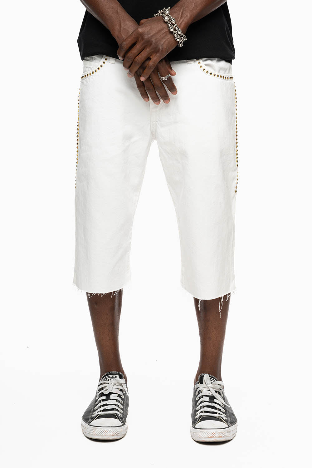 MENS DOUBLE FLAP DESTROYED SHORTS IN WHITE WASH WITH BLK DIAMOND CRYSTALS