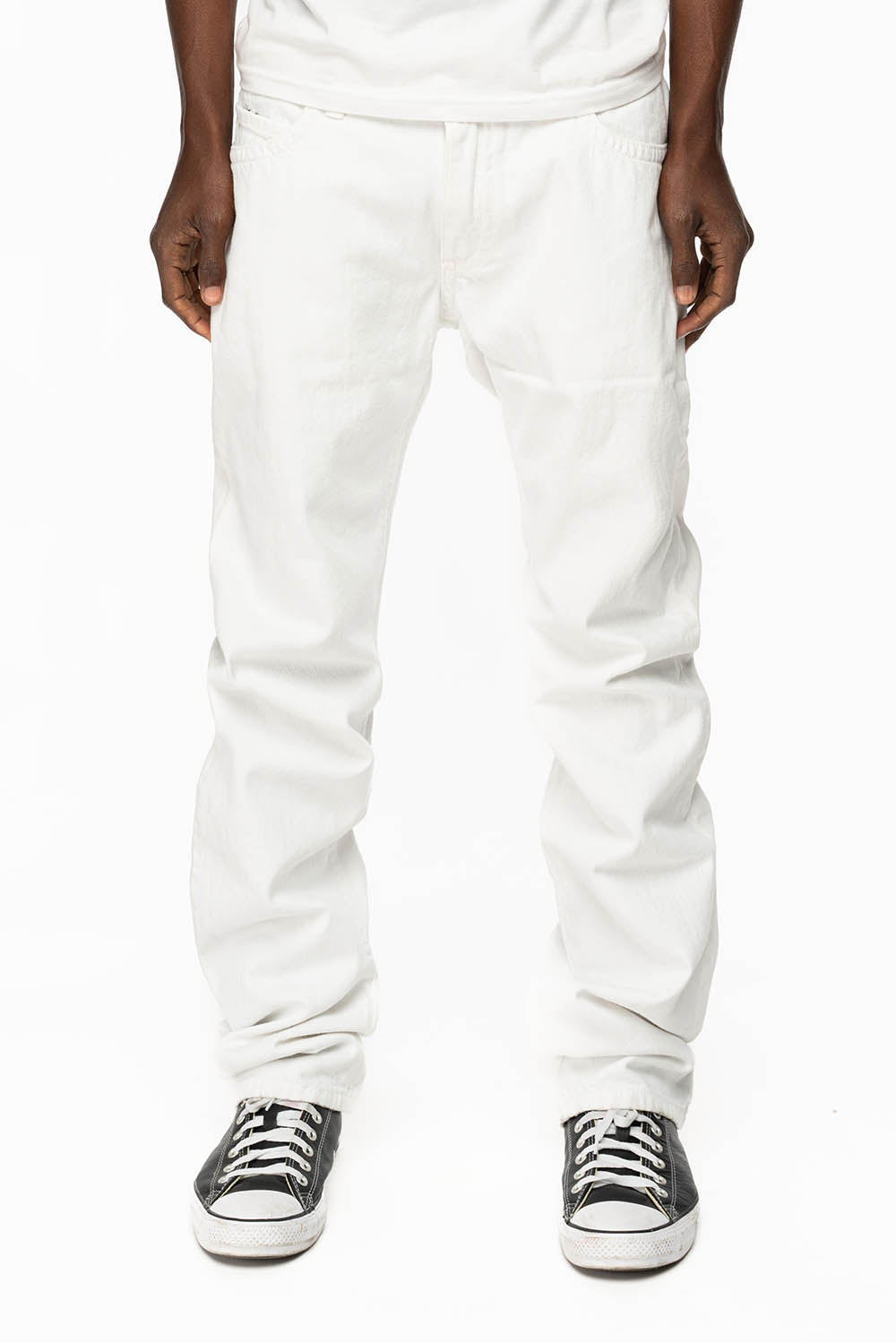 MENS CLASSIC 5 POCKET STRAIGHT LEG JEANS IN WHITE WITH STUDS AND CRYSTALS