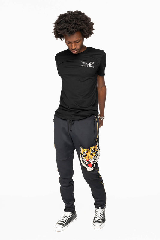 JOGGER IN BLACK WITH TIGER PATCH