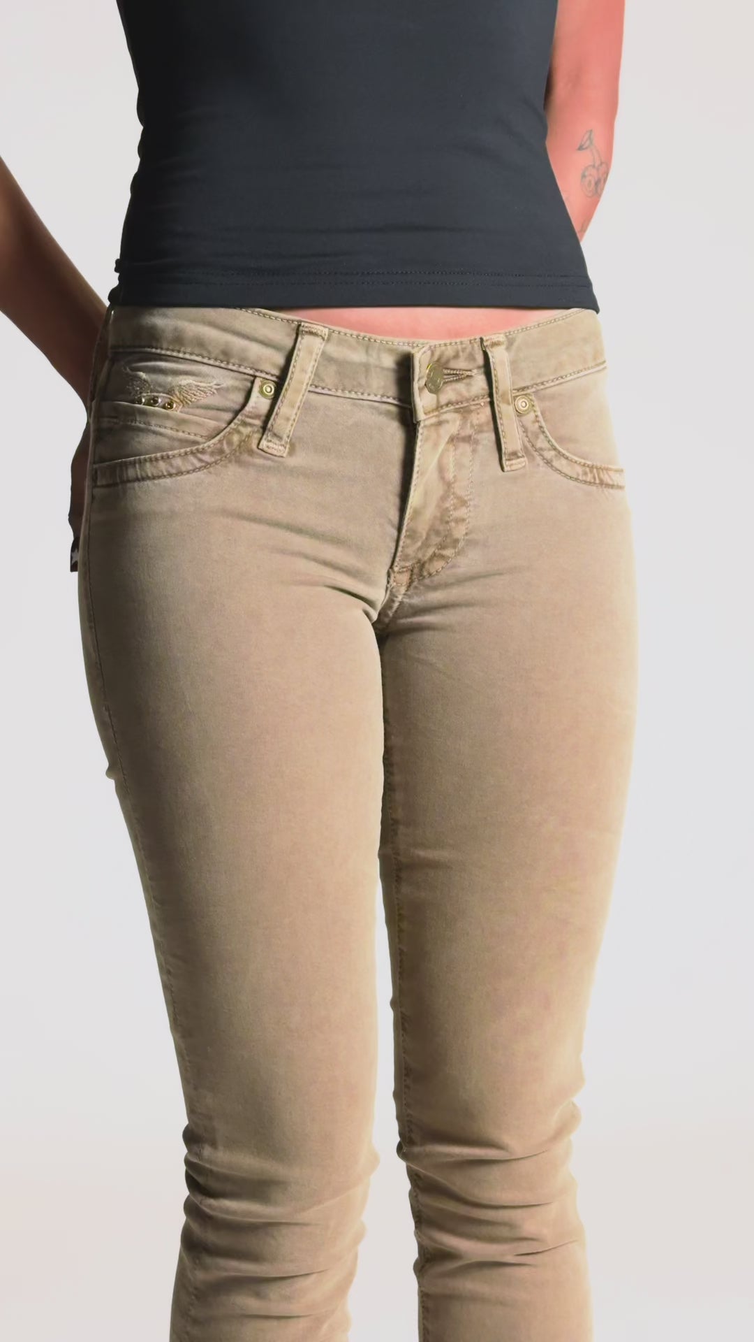 MARILYN LOW RISE WOMENS JEANS IN KANGAROO WITH TONAL WINGS & SMOKY