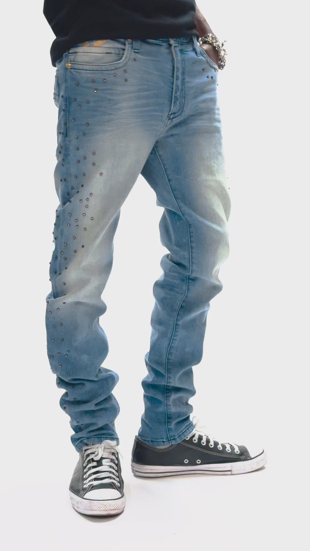 SKINNY JEAN IN BLUE 5D LIGHT WASH EMBELLISHED SIDE LEGS WITH