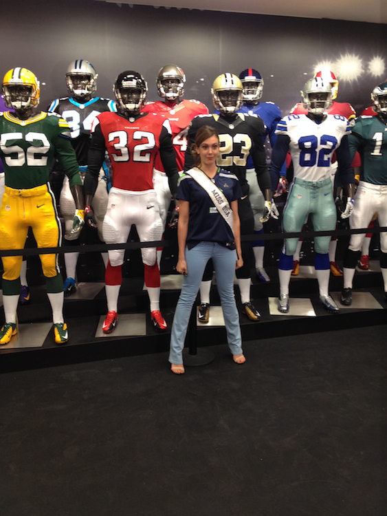 MISS USA, ERIN BRADY IN ROBIN'S JEAN AT MACY'S HERALD SQUARE NFL SHOP –  Lifestyle Press